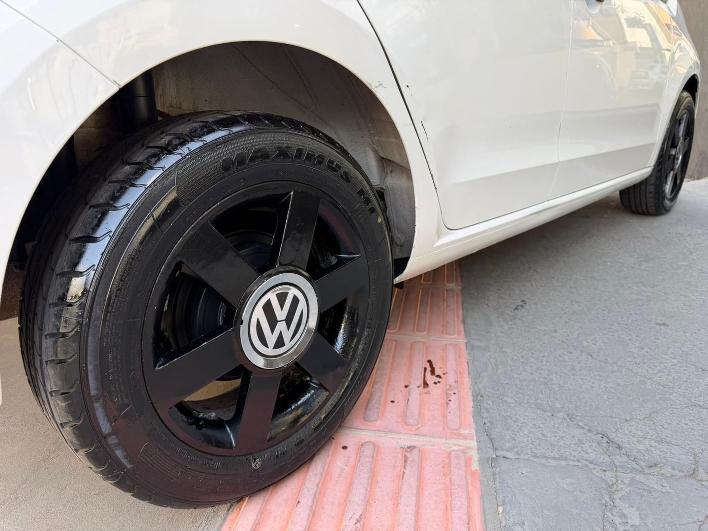 VOLKSWAGEN Up Take 1.0 12v 4p. 2015 - miniatura 13
