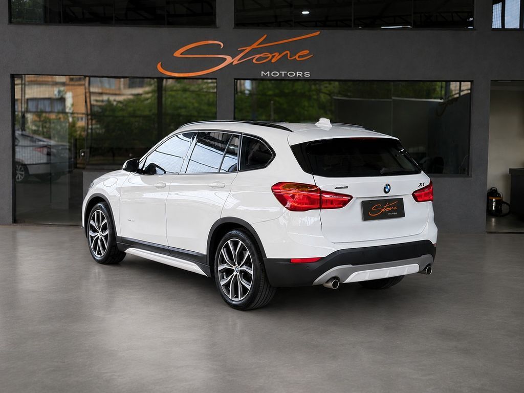 BMW X1 xDrive25i Sport 2.0T 16v 2018 - miniatura 4