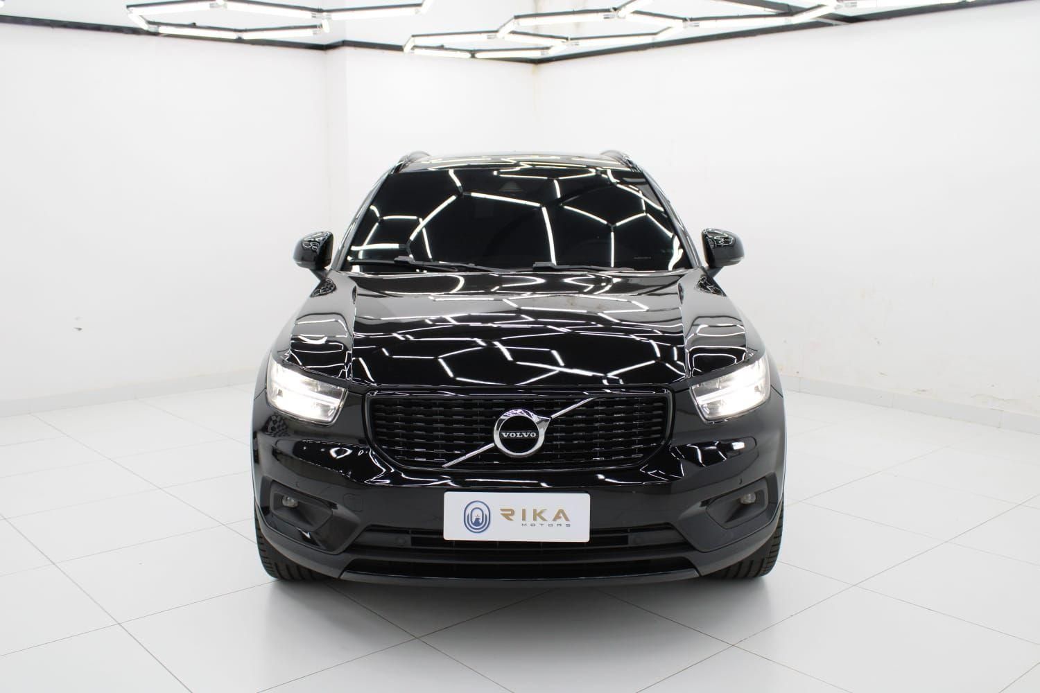 VOLVO XC40 T-5 R-Design 1.5T 12v 2020 - miniatura 2