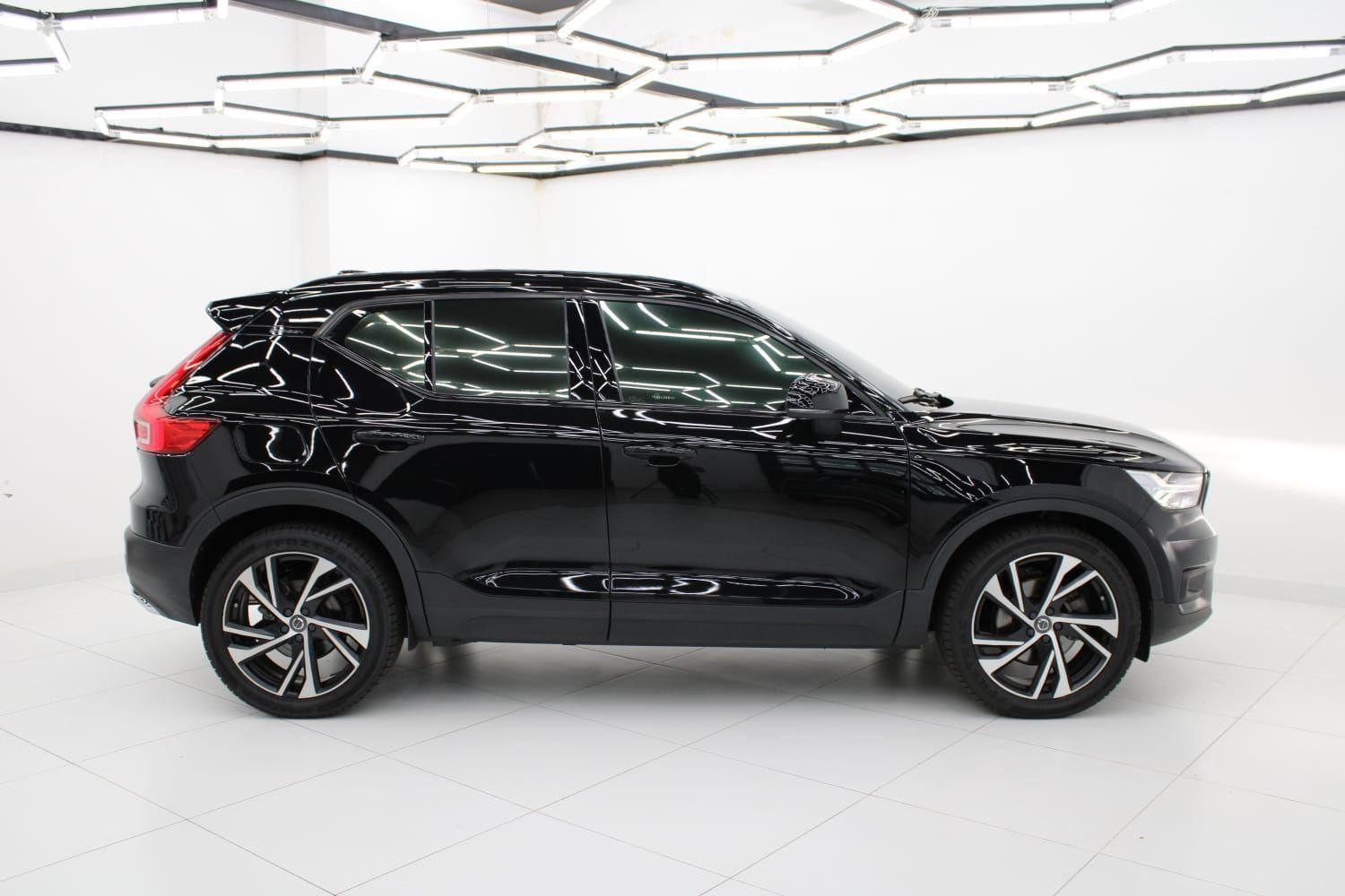 VOLVO XC40 T-5 R-Design 1.5T 12v 2020 - miniatura 8