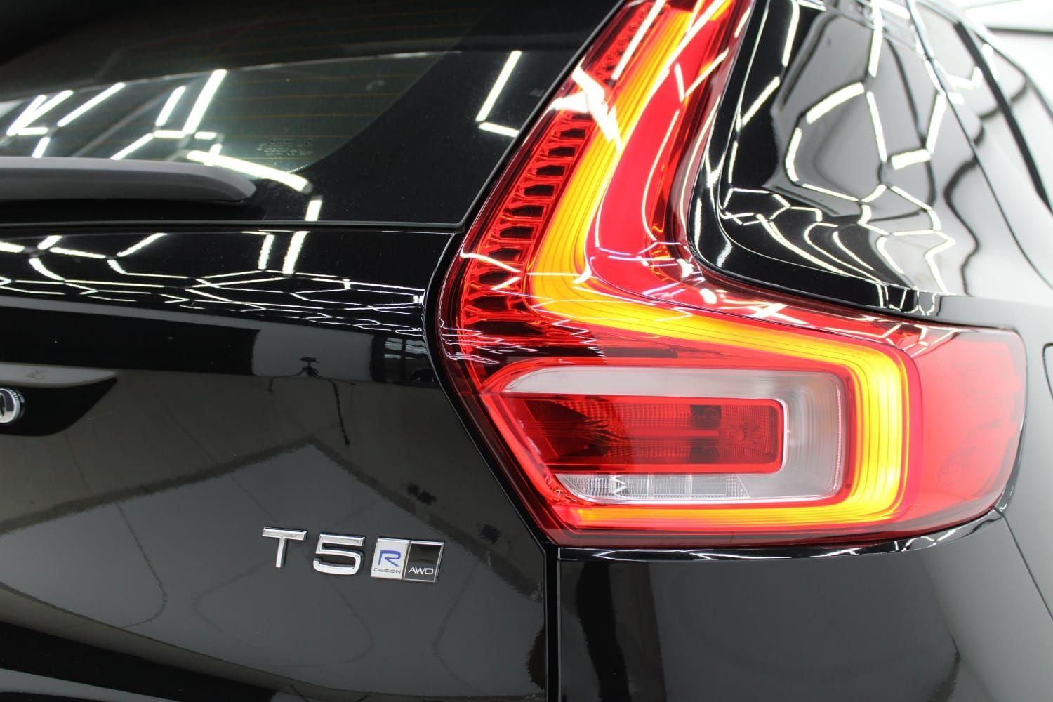 VOLVO XC40 T-5 R-Design 1.5T 12v 2020 - miniatura 11