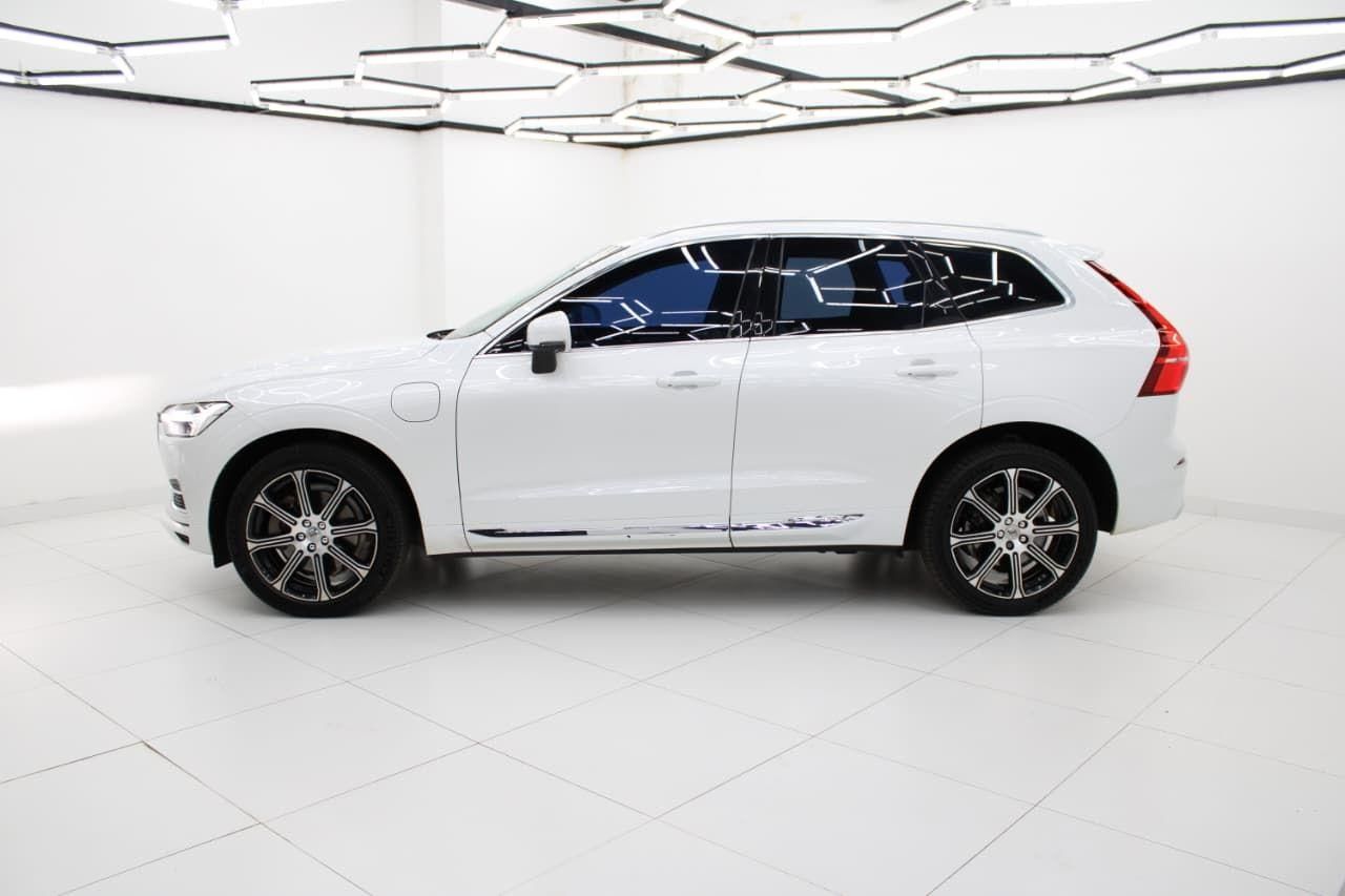 VOLVO XC60 T-8 Inscription 2.0T 16v AWD 2020 - miniatura 4