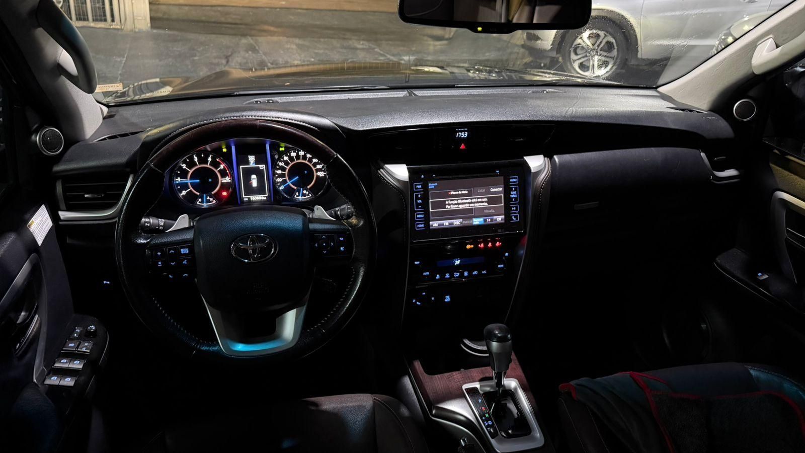 TOYOTA Hilux SW4 SRX D4-D 2.8TDi 16v 4x4 2019 - miniatura 8