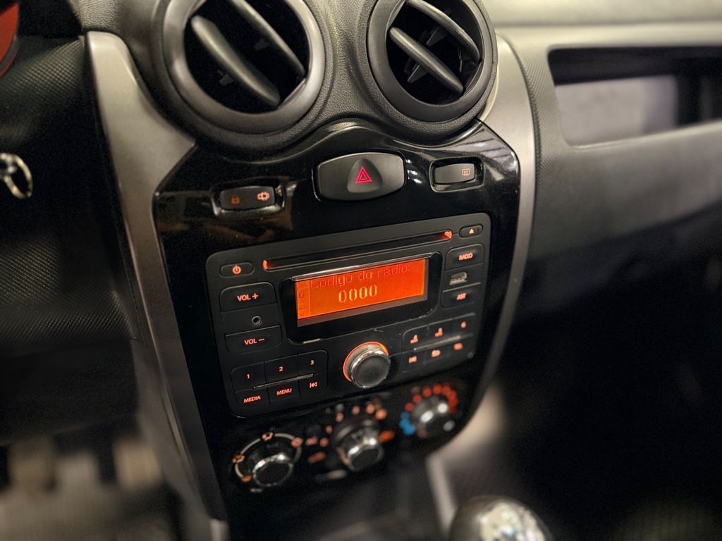 RENAULT Sandero Expression 1.6 2012 - miniatura 9