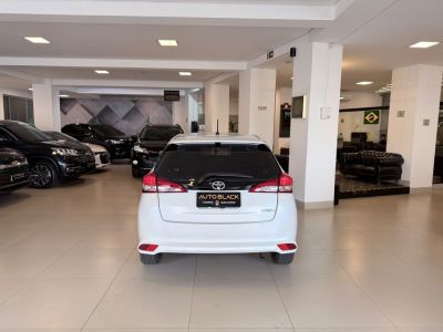 TOYOTA Yaris Hatch XL 1.5 16v 2023 - miniatura 5