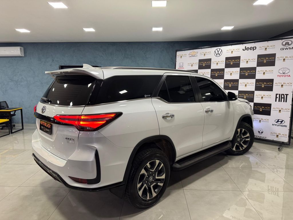 TOYOTA Hilux SW4 SRX Platinum D4-D 2.8TDi 16v 4x4 2025 - miniatura 4