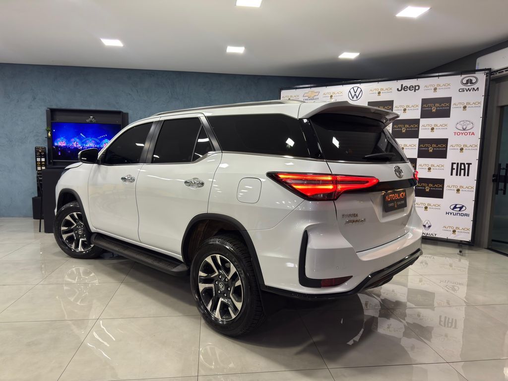 TOYOTA Hilux SW4 SRX Platinum D4-D 2.8TDi 16v 4x4 2025 - miniatura 6