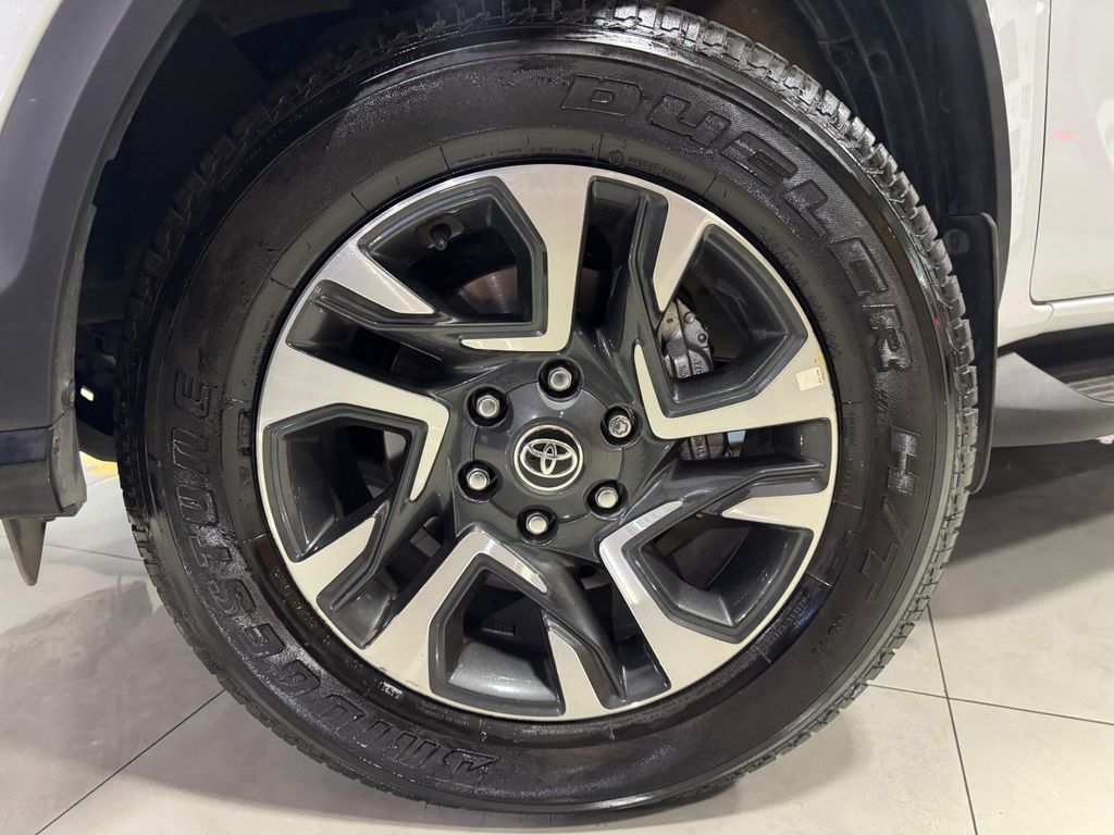 TOYOTA Hilux SW4 SRX Platinum D4-D 2.8TDi 16v 4x4 2025 - miniatura 10