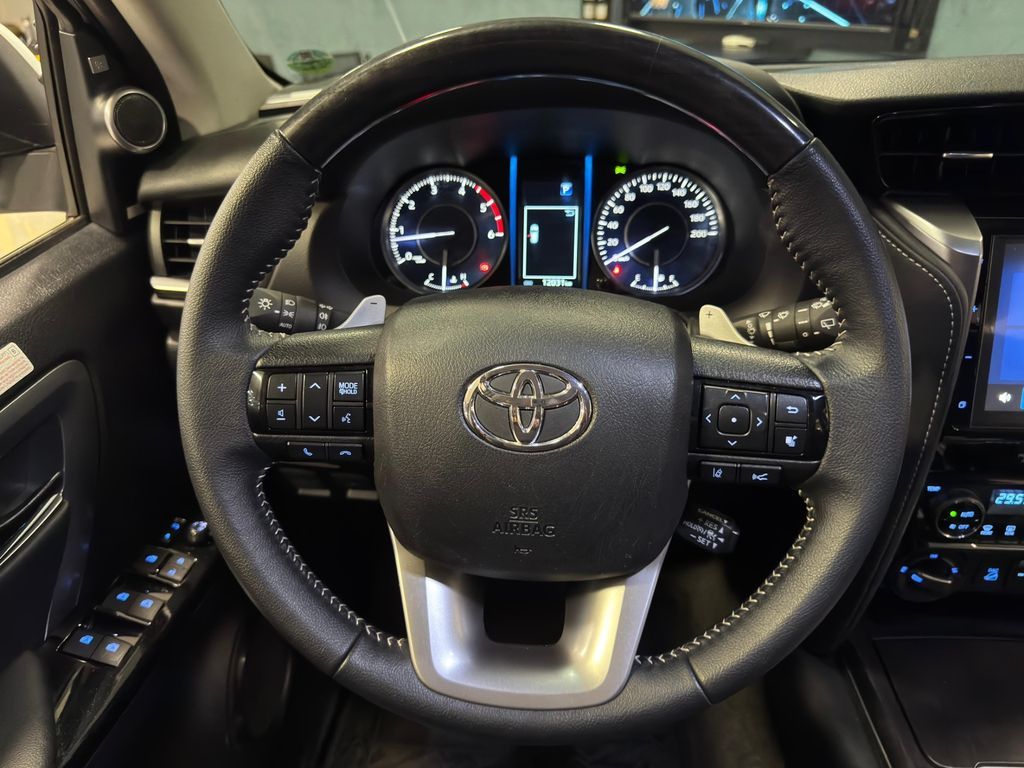 TOYOTA Hilux SW4 SRX Platinum D4-D 2.8TDi 16v 4x4 2025 - miniatura 14