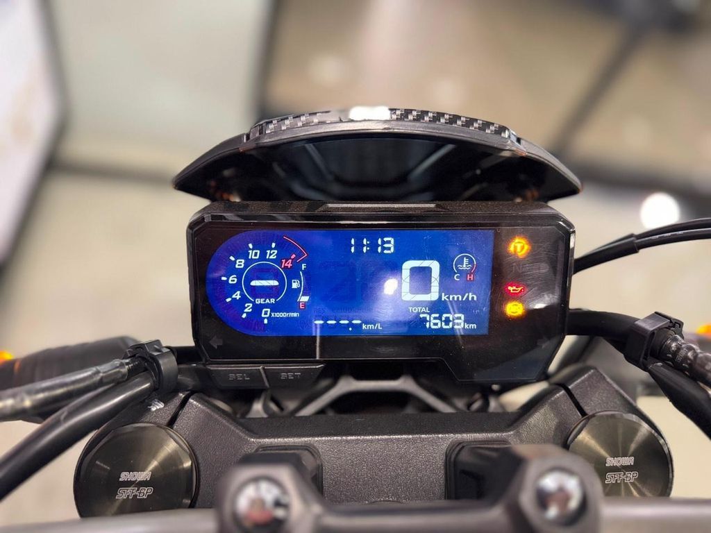 HONDA CB 650R 2023 - miniatura 11