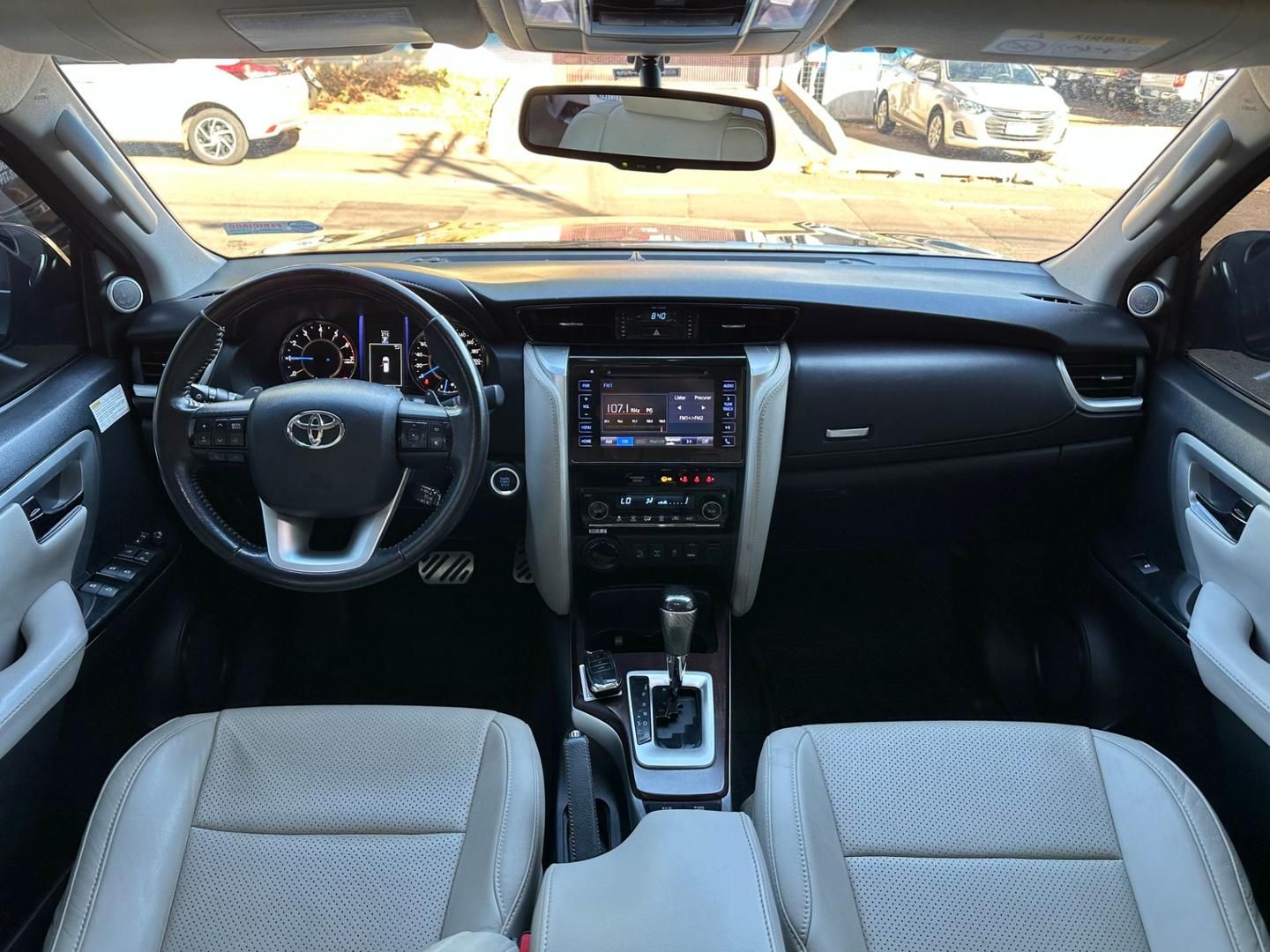 TOYOTA Hilux SW4 SRX D4-D 2.8TDi 16v 4x4 2016 - miniatura 7