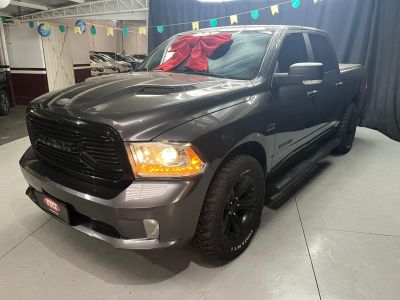 RAM 1500 Classic Laramie 5.7 V8 4X4 C.D. 2022 - miniatura 3