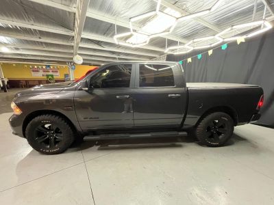RAM 1500 Classic Laramie 5.7 V8 4X4 C.D. 2022 - miniatura 4