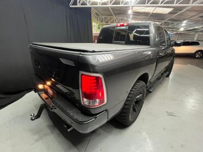 RAM 1500 Classic Laramie 5.7 V8 4X4 C.D. 2022 - miniatura 7