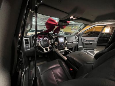 RAM 1500 Classic Laramie 5.7 V8 4X4 C.D. 2022 - miniatura 12