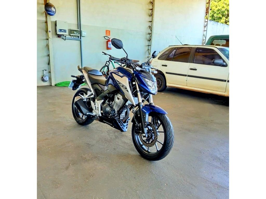 HONDA CB 300F Twister 2026
