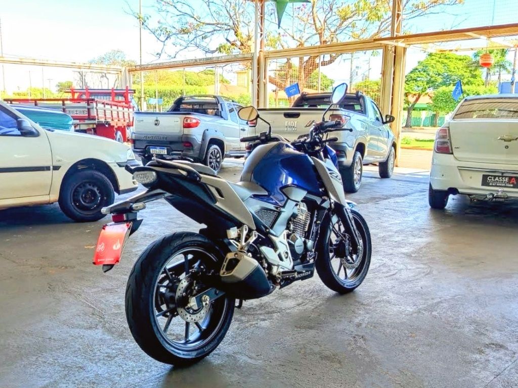 HONDA CB 300F Twister 2026 - miniatura 3
