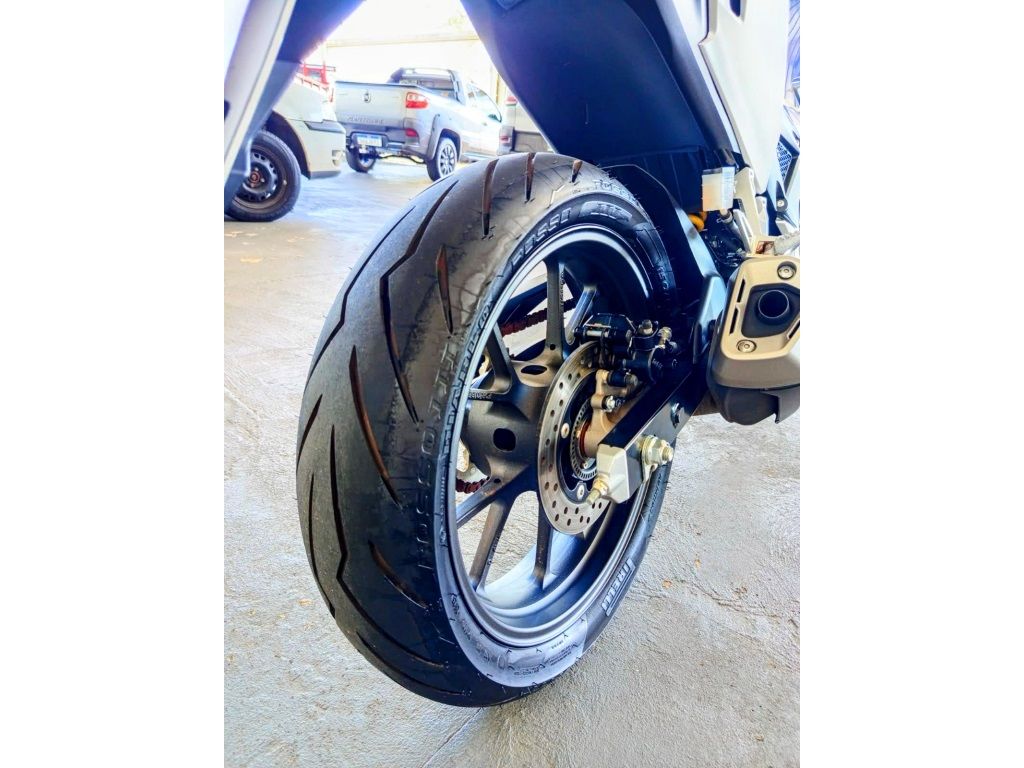 HONDA CB 300F Twister 2026 - miniatura 8