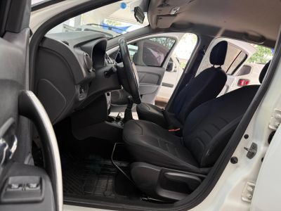 RENAULT Sandero Dynamique 1.6 2016 - miniatura 9