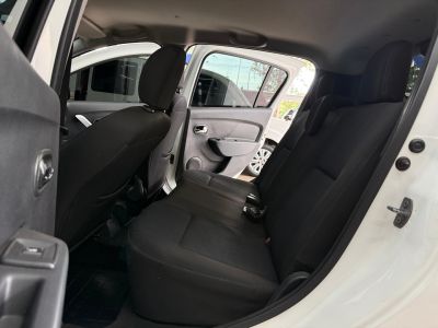 RENAULT Sandero Dynamique 1.6 2016 - miniatura 10