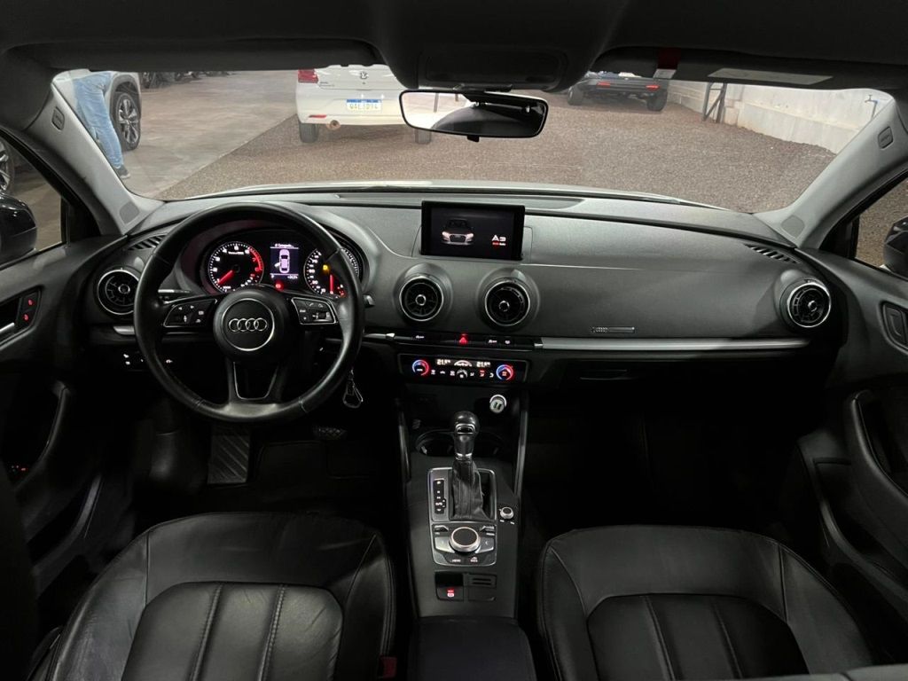 AUDI A3 Sedan Attraction 1.4 TFSi 16v 2018 - miniatura 4