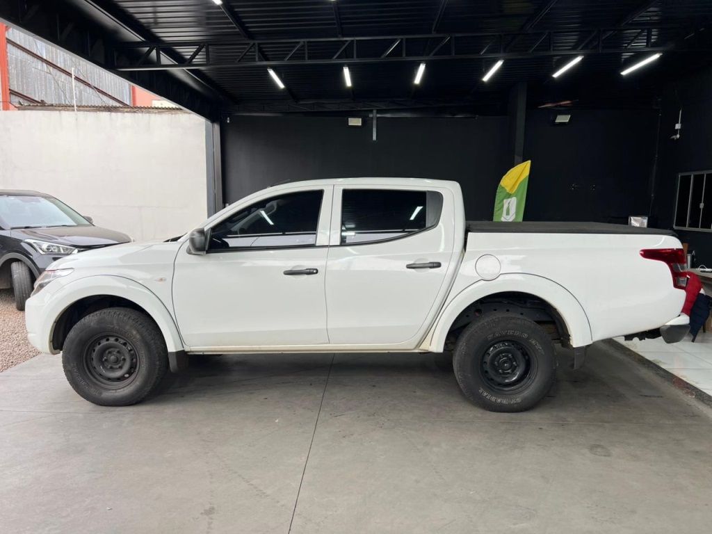MITSUBISHI L200 Triton GL 2.4TDi 16v 4X4 C.D. 2024 - miniatura 8