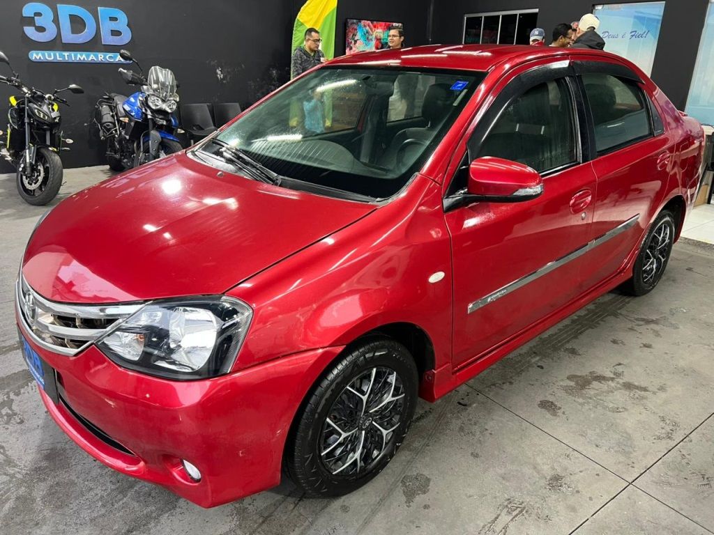 Vista principal de TOYOTA Etios Sedan XS 1.5 16v 2015