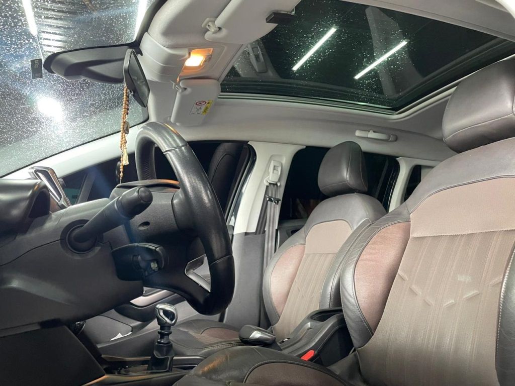 PEUGEOT 2008 Griffe 1.6 16v 2016 - miniatura 8