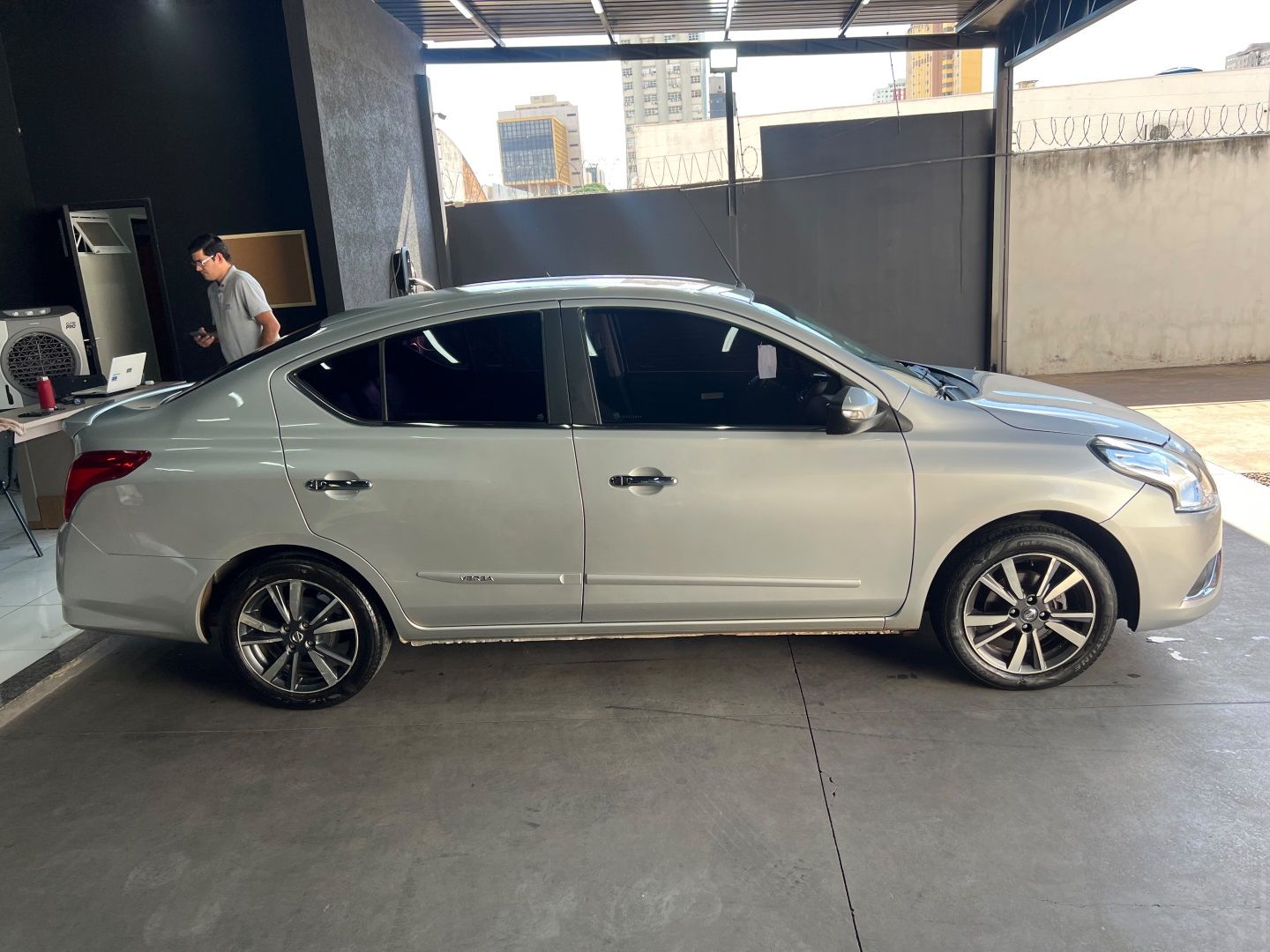 NISSAN Versa Unique 1.6 16v 2018 - miniatura 7
