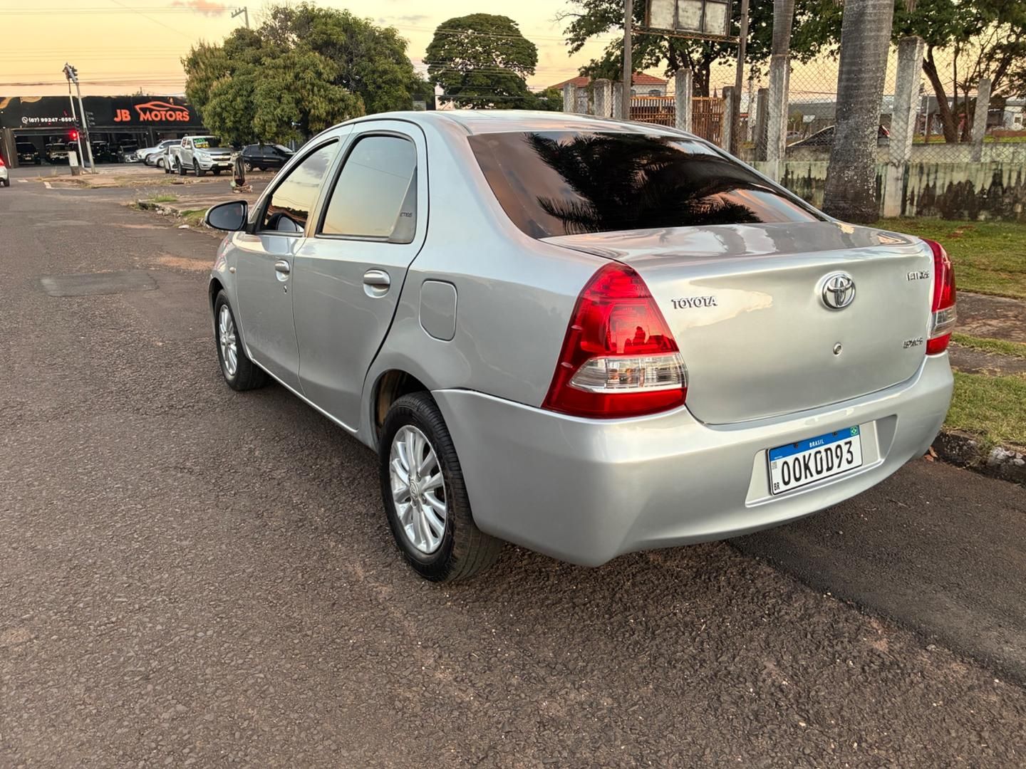 TOYOTA Etios Sedan XLS 1.5 16v 2014 - miniatura 5