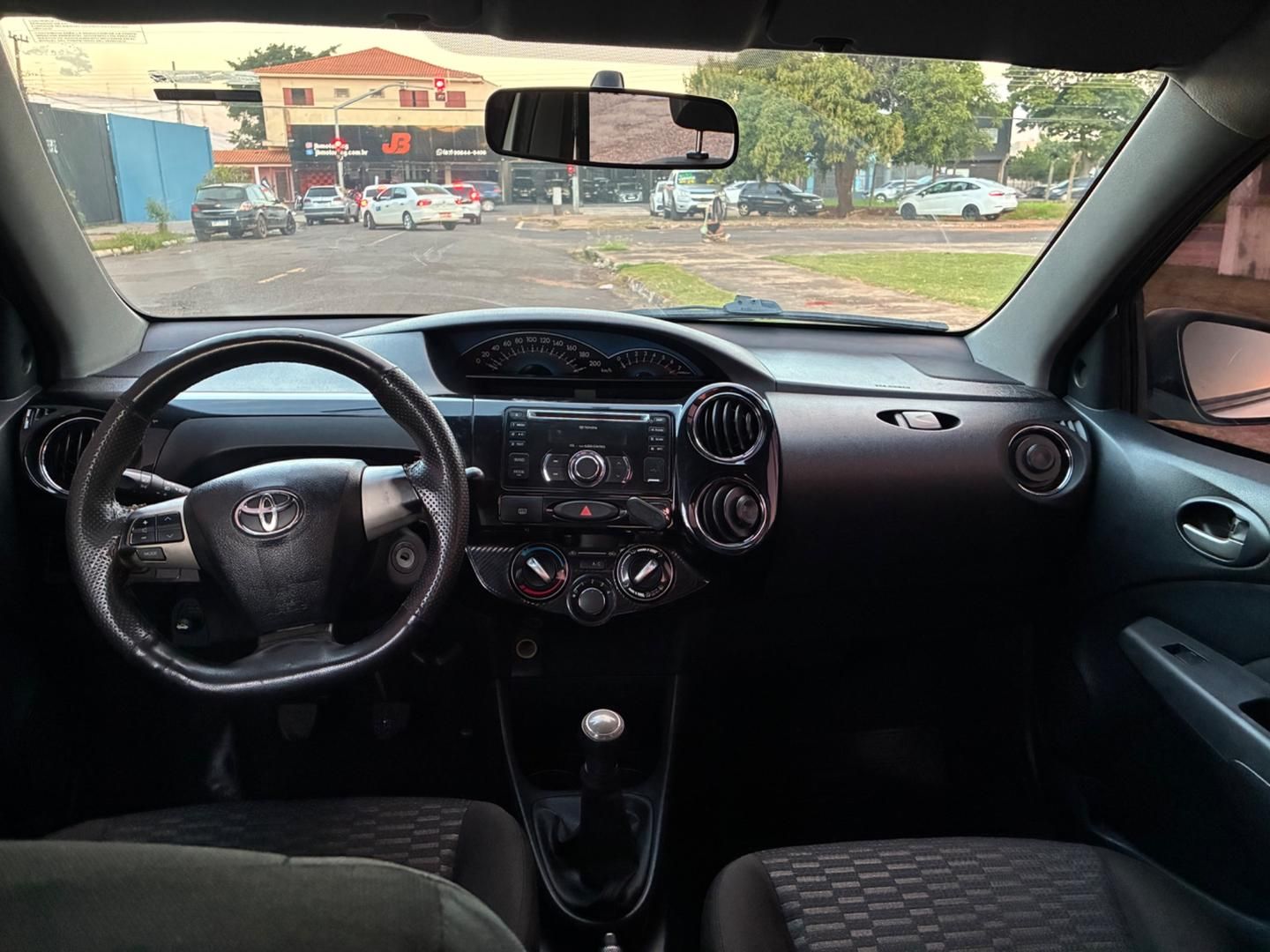 TOYOTA Etios Sedan XLS 1.5 16v 2014 - miniatura 6