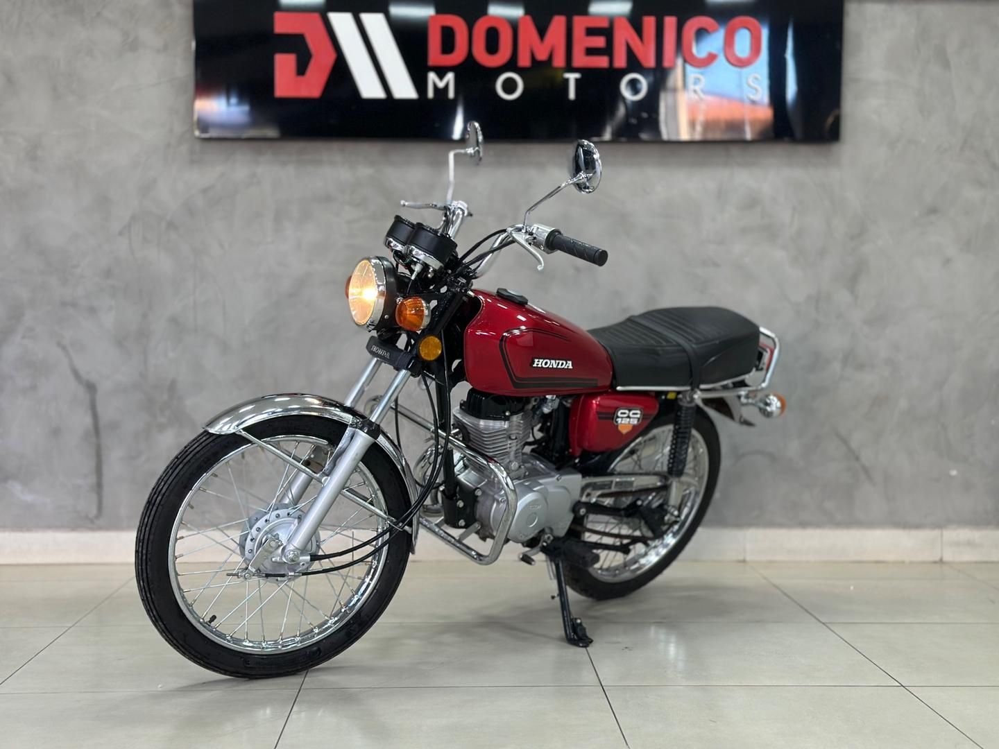 Vista principal de HONDA 125 E 1982
