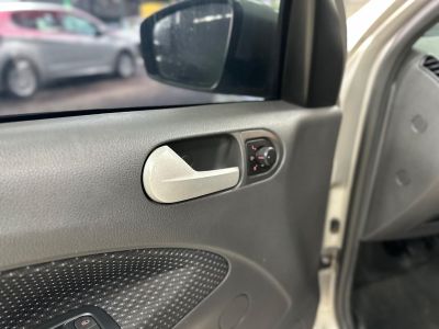 VOLKSWAGEN Voyage Trendline 1.6 2016 - miniatura 10