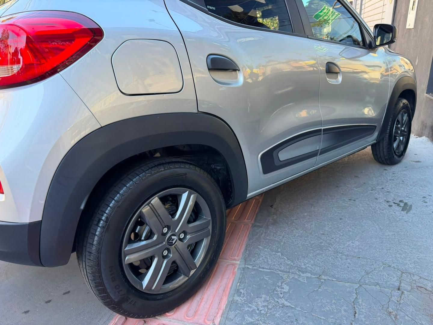 RENAULT Kwid Zen 1.0 12v 2025 - miniatura 13