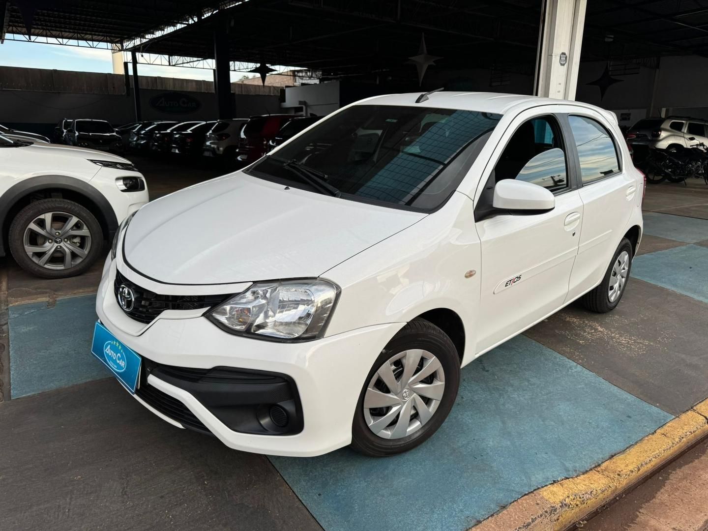 TOYOTA Etios X 1.3 16v 2018