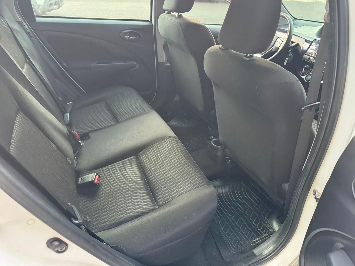 TOYOTA Etios X 1.3 16v 2018 - miniatura 8