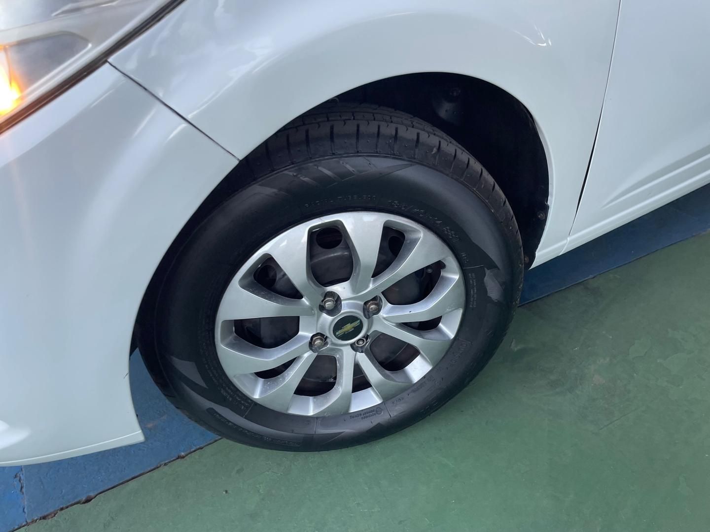 CHEVROLET Onix LT 1.0 2016 - miniatura 9