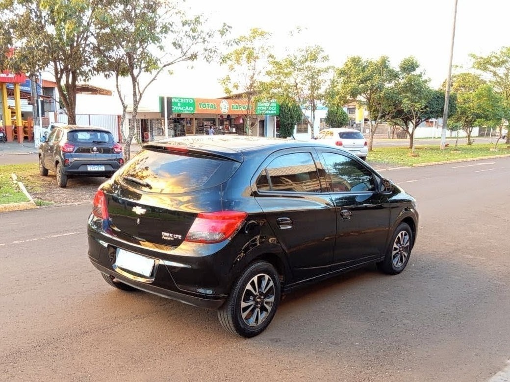 CHEVROLET Onix LTZ 1.4 2015 - miniatura 3