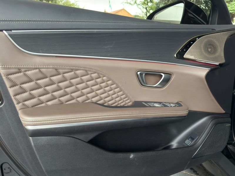 BYD Han EV 2023 - miniatura 15