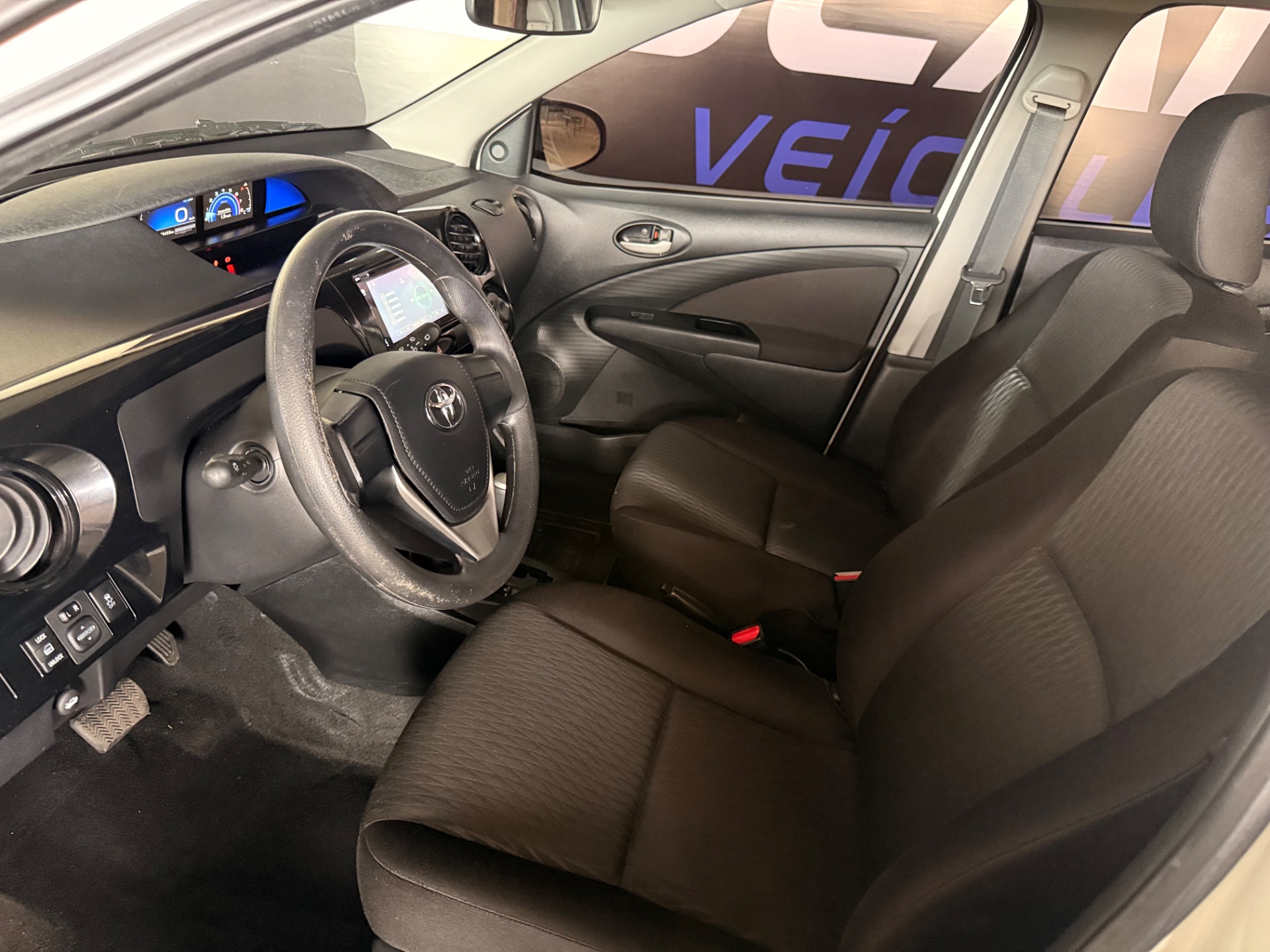 TOYOTA Etios X 1.3 16v 2020 - miniatura 9