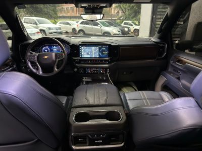 CHEVROLET Silverado 1500 High Country 5.3 V8 4x4 C.D. 2024 - miniatura 11