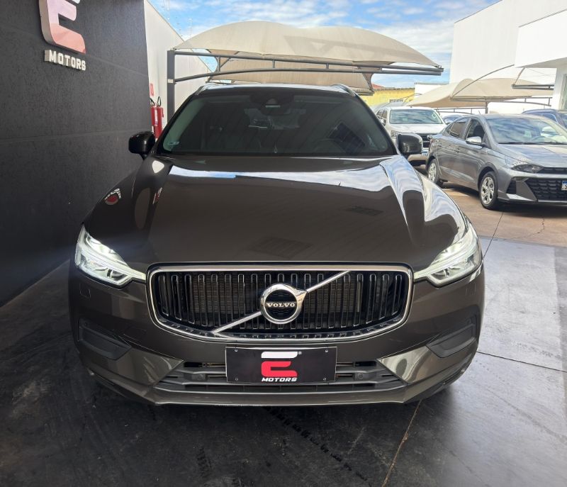 VOLVO XC60 T-5 Momentum 2.0T 16v 2021 - miniatura 2