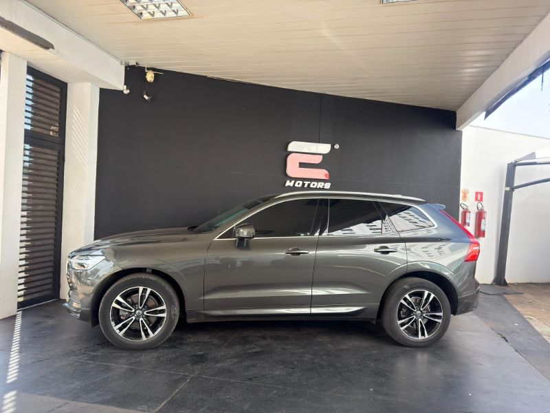VOLVO XC60 T-5 Momentum 2.0T 16v 2021 - miniatura 3