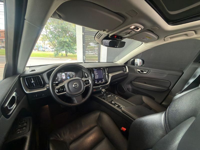 VOLVO XC60 T-5 Momentum 2.0T 16v 2021 - miniatura 7