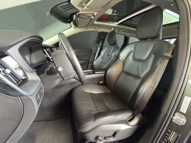 VOLVO XC60 T-5 Momentum 2.0T 16v 2021 - miniatura 9