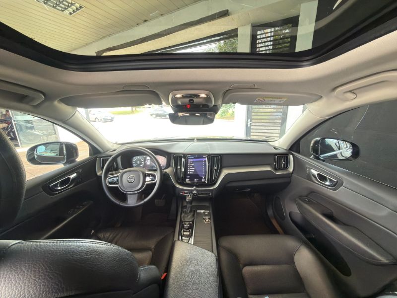 VOLVO XC60 T-5 Momentum 2.0T 16v 2021 - miniatura 10