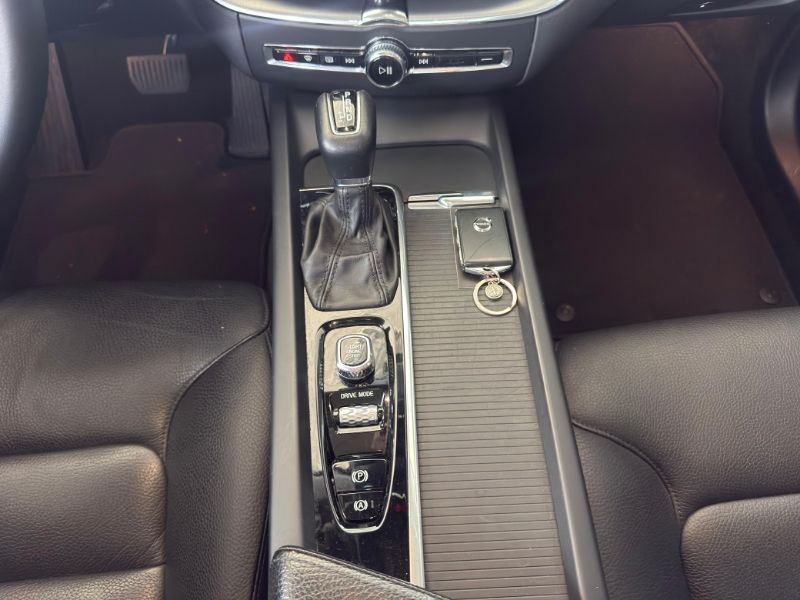 VOLVO XC60 T-5 Momentum 2.0T 16v 2021 - miniatura 13