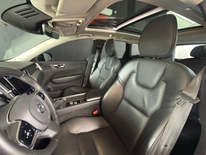 VOLVO XC60 T-5 Momentum 2.0T 16v 2021 - miniatura 14