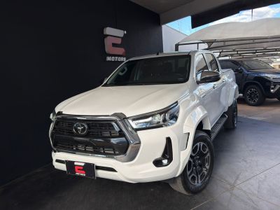TOYOTA Hilux SRX Plus D4-D 2.8TDi 16v 4X4 C.D. 2024