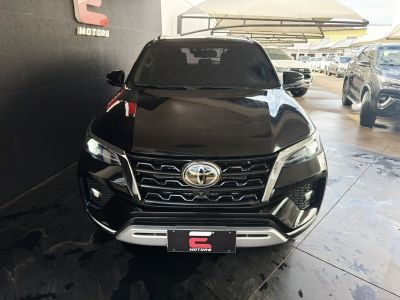 TOYOTA Hilux SW4 SRX D4-D 2.8TDi 16v 4x4 2023 - miniatura 2